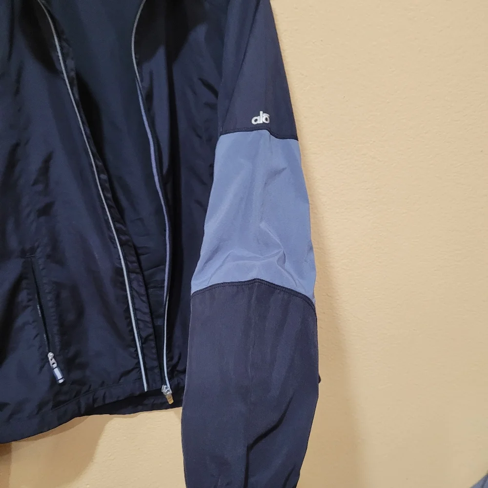 Alo yoga  jacket - Picture 9 of 10